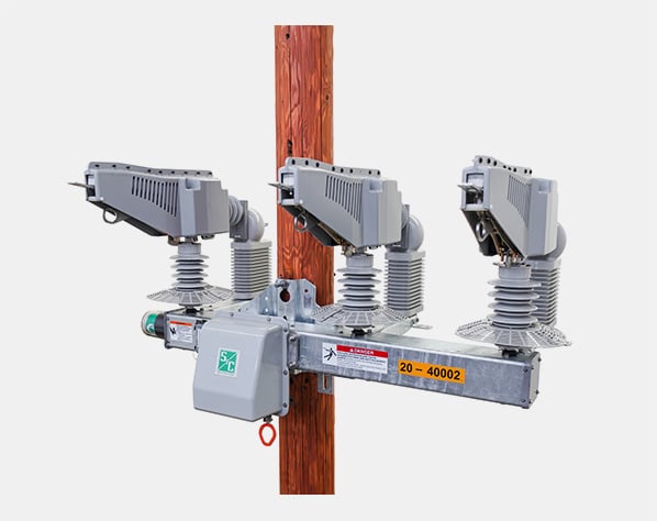 right side profile of a Visible-Break Disconnect three-pole operated environmentally friendly switching system that uses a vacuum interrupting medium for overhead distributed automation Scada-Mate® SD Switching Systems, environmentally friendly switching system, compact-crossarm upright, compact-crossarm upright three-pole operated environmentally friendly switching system that uses a vacuum interrupting medium for overhead distributed automation